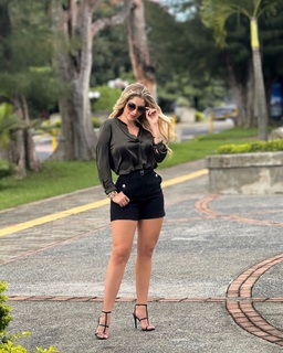 Larissa Vega feet photo 4