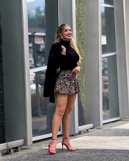 Larissa Vega feet photo 14