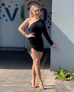 Larissa Vega feet photo 4
