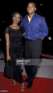 Lark Voorhies feet photo thumbnail