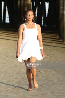Lark Voorhies feet photo thumbnail