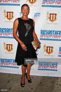 Lark Voorhies feet photo thumbnail