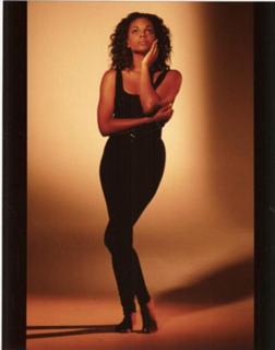 Lark Voorhies feet photo thumbnail