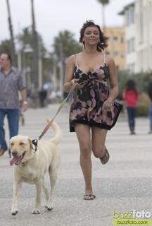 Lark Voorhies feet photo thumbnail