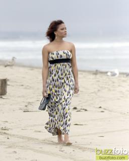 Lark Voorhies feet photo thumbnail