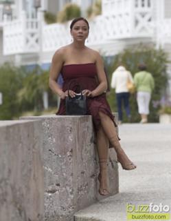 Lark Voorhies feet photo thumbnail
