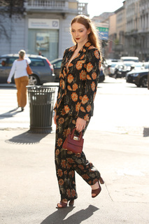 Larsen Thompson feet photo 9