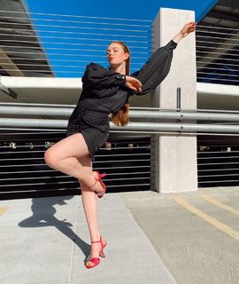 Larsen Thompson feet photo 13