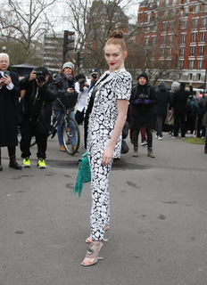Larsen Thompson feet photo 12