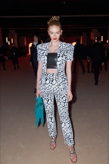 Larsen Thompson feet photo 9