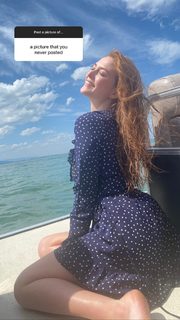 Larsen Thompson feet photo 14