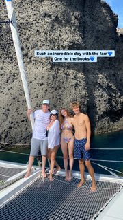 Larsen Thompson feet photo 14