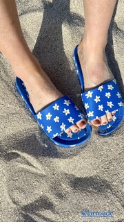 Larsen Thompson feet photo 12