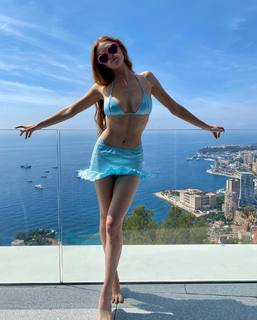 Larsen Thompson feet photo 11