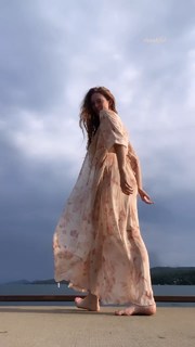Larsen Thompson feet photo 9