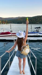 Larsen Thompson feet photo 6