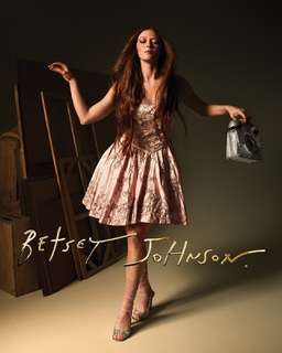 Larsen Thompson feet photo 6