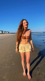 Larsen Thompson feet photo 14