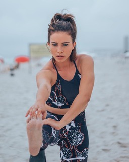 Laryssa Ayres feet photo 9