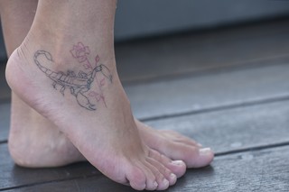 Laryssa Ayres feet photo 1