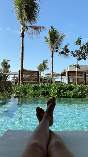 Laryssa Ayres feet photo 9