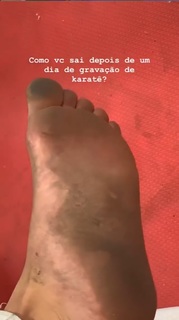 Laryssa Ayres feet photo 8