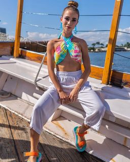 Laryssa Ayres feet photo 20