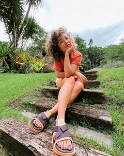 Laryssa Ayres feet photo 16