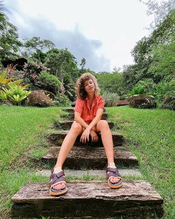 Laryssa Ayres feet photo 15