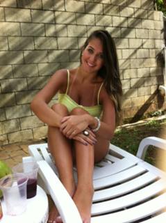 Laryssa Oliveira feet photo 9