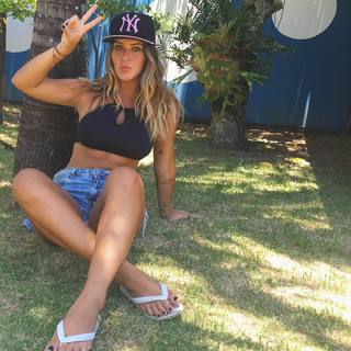 Laryssa Oliveira feet photo 5