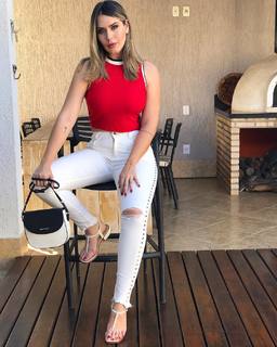 Laryssa Oliveira feet photo 13