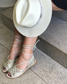 Laryssa Oliveira feet photo 3