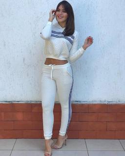Laryssa Oliveira feet photo 16