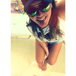 Laryssa Oliveira feet photo 9