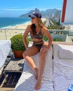 Laryssa Oliveira feet photo 13