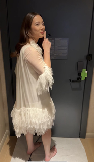 Laufey feet photo thumbnail