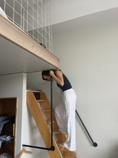 Laufey feet photo thumbnail