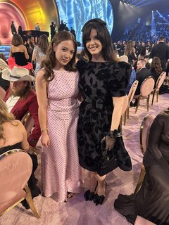 Laufey feet photo thumbnail