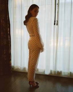 Laufey feet photo thumbnail