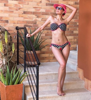 Laura Acuña feet photo 2