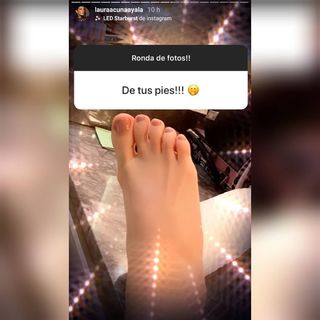 Laura Acuña feet photo 18