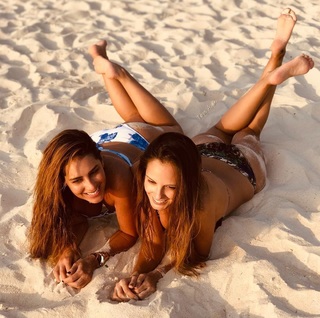 Laura Acuña feet photo 16