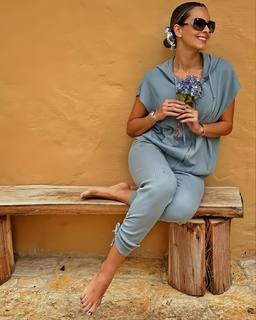Laura Acuña feet photo 12
