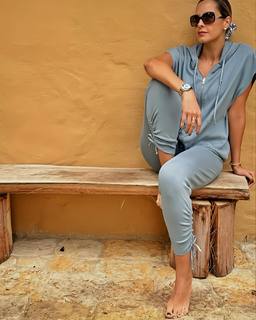 Laura Acuña feet photo 10