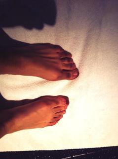 Laura Aikman feet photo 19