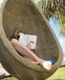 Laura Aikman feet photo 20
