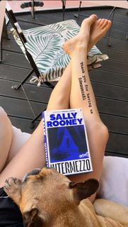 Laura Aikman feet photo 6