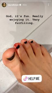 Laura Aikman feet photo 2