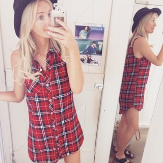 Laura Anderson feet photo 8